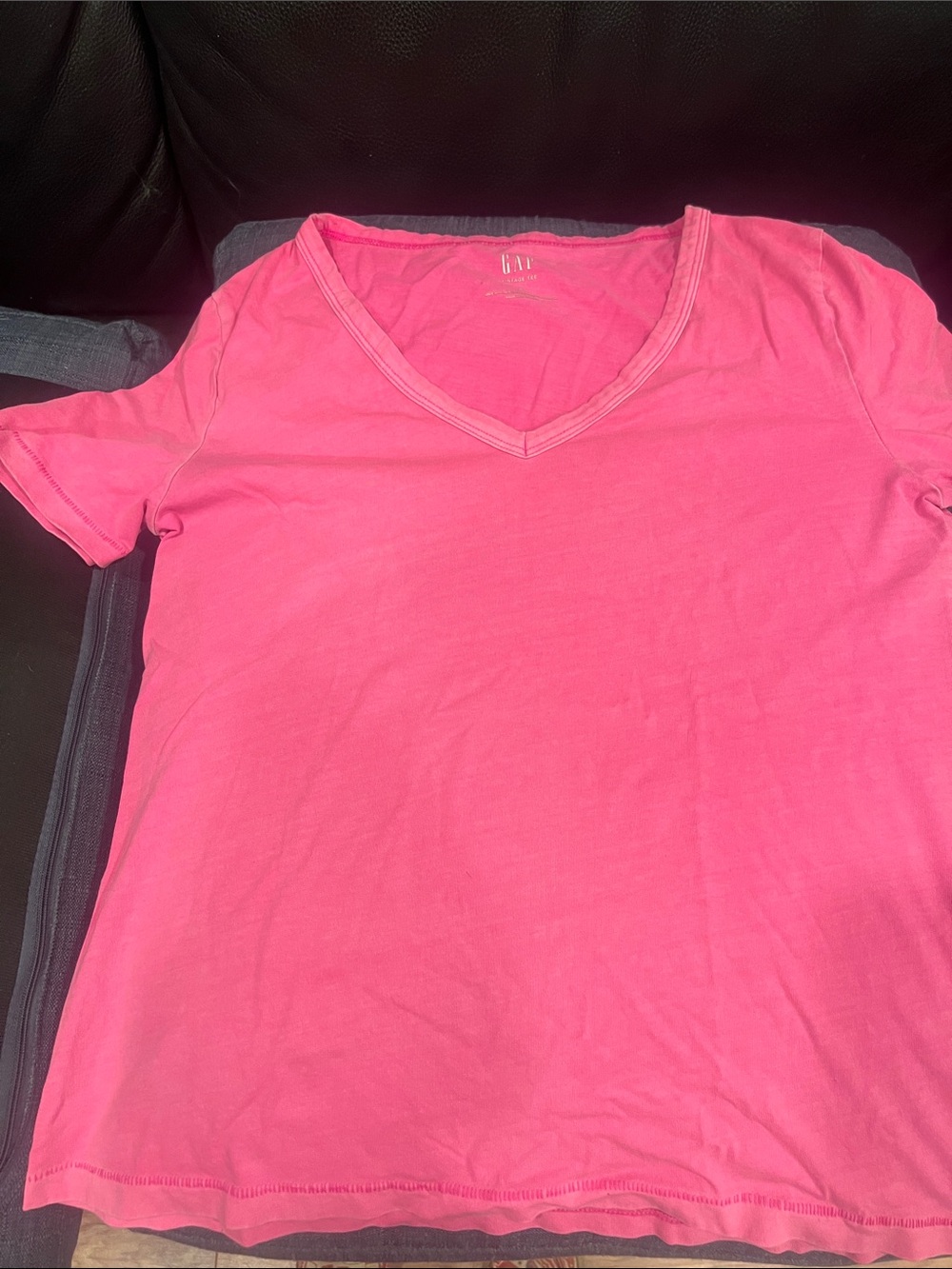GAP Women's Bright Pink V-Neck Short Sleeve Tee